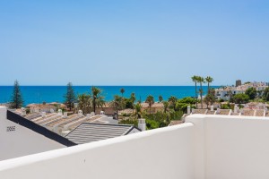 Nowe Apartamenty na sprzedaż przy plaży w Esteponie Andaluzja Costa Del Sol 