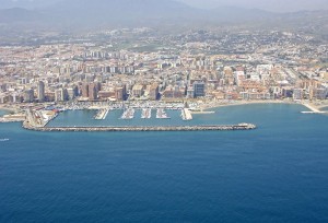 Nowe apartamenty przy plazy w centrum Fuengiroli w Andaluzji