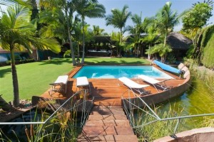 A luxury exotic 5 bedroom Villa for sale in Rio Verde, Marbella Golden Mile.