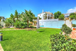 Fantastic opportunity to acquire a luxury home with sea views in an exclusive gated community on The Golden Mile in Marbella, 