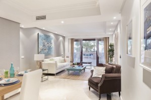 beachfront apartment for sale in Estepona 