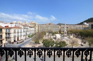 Aпартаменты на продажу in Plaza de la Merced, Málaga, Málaga, Испания