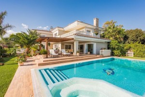 Beautiful beachside villa in Marbella