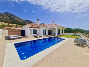 Detached Villa In vendita in El Higueron, Benalmádena, Málaga, Spagna