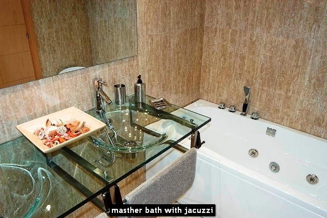 masther bath with jacuzzi