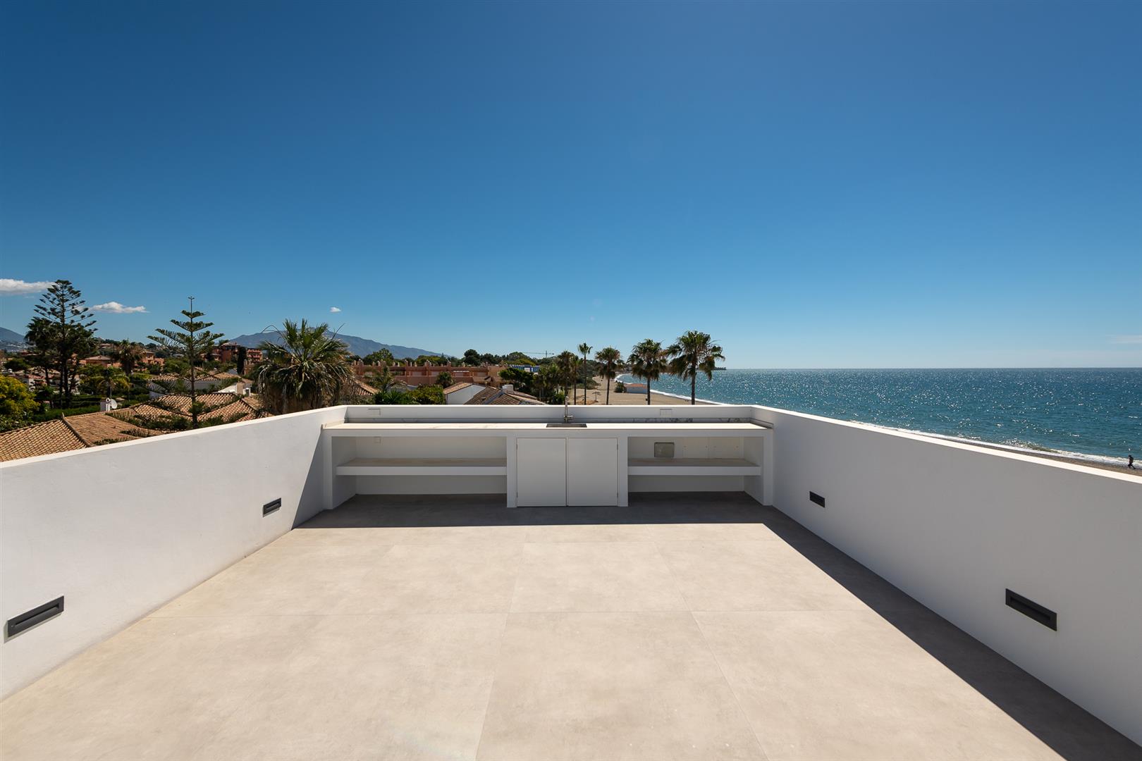 Beachfront villa for sale Estepona (11) (Large)