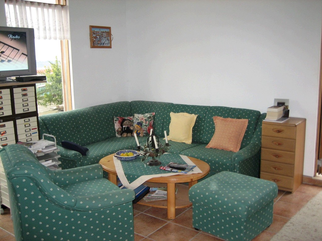 lounge bedroom 1