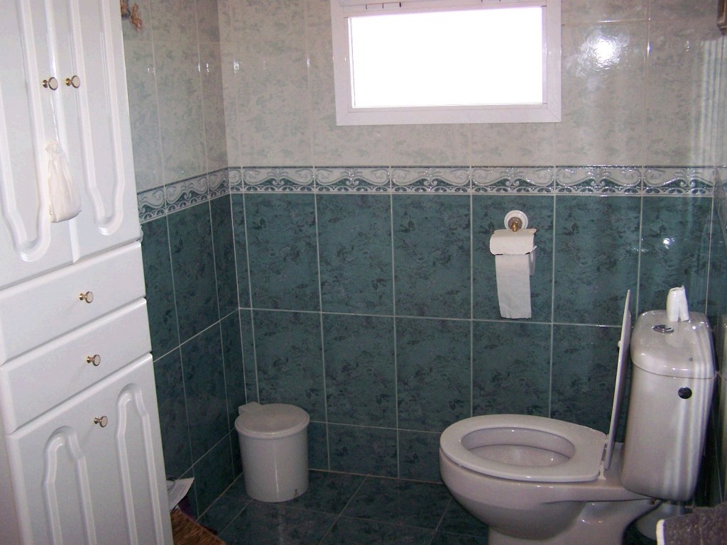 bathroom 1 - house 1