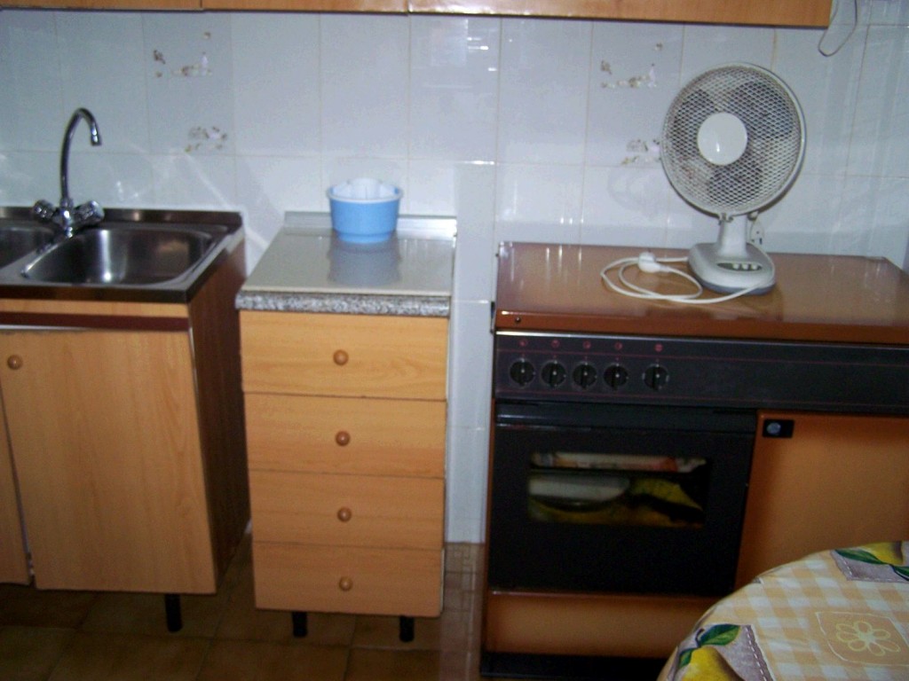kitchen (a)