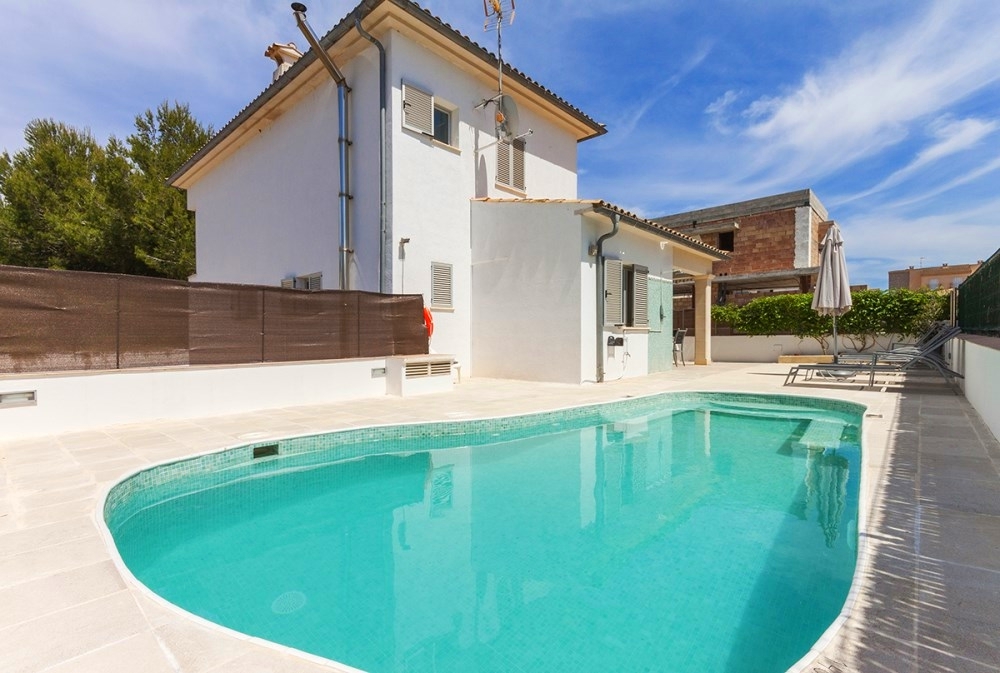 Villa for sale in Santa Margalida, 