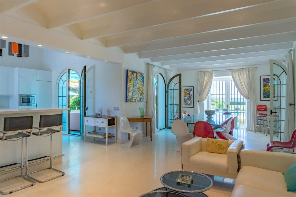 Beachfront Villa for sale Marbella Spain (3) (Large)