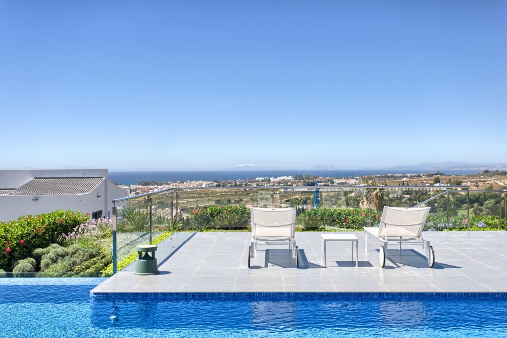 Contemporary Villa with Stunning Views Benahavis (8)