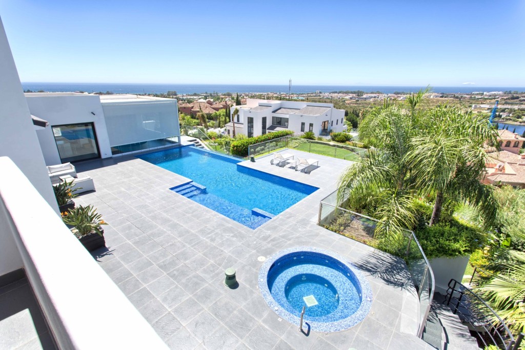 Contemporary Villa with Stunning Views Benahavis (12)