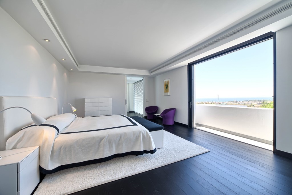 Contemporary Villa with Stunning Views Benahavis (27)