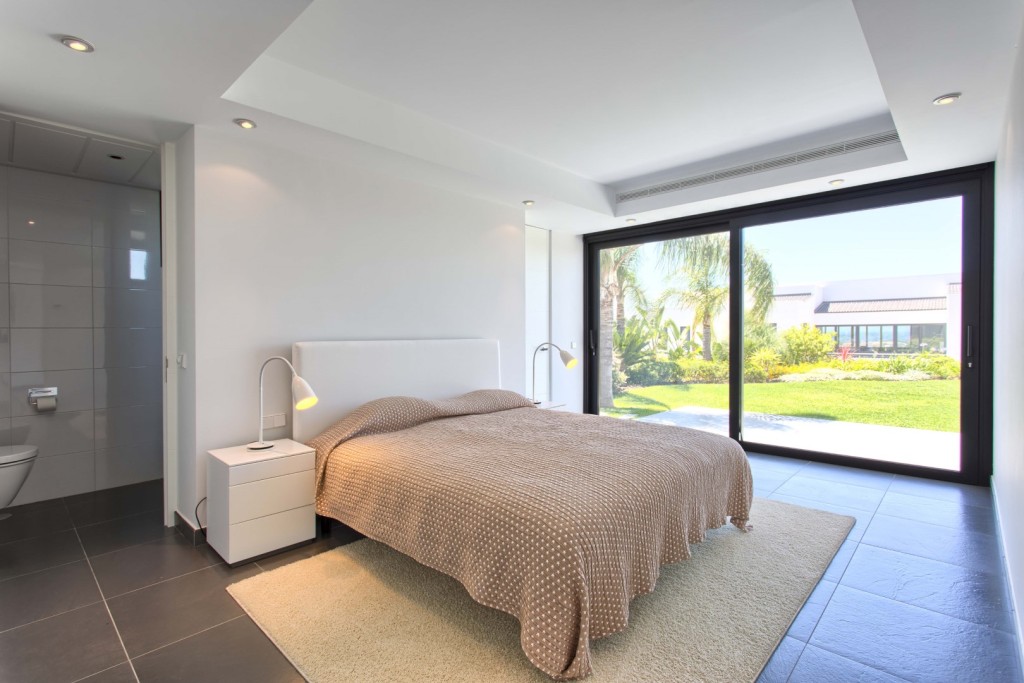 Contemporary Villa with Stunning Views Benahavis (36)