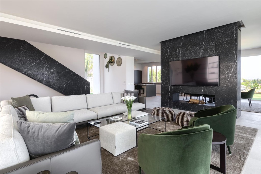 New Contemporary Villa for sale Benahavis (16) (Large)