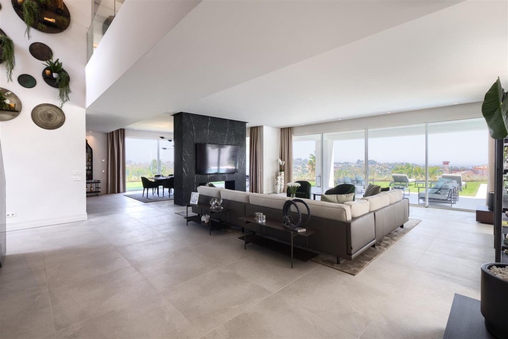 New Contemporary Villa for sale Benahavis (24) (Large)