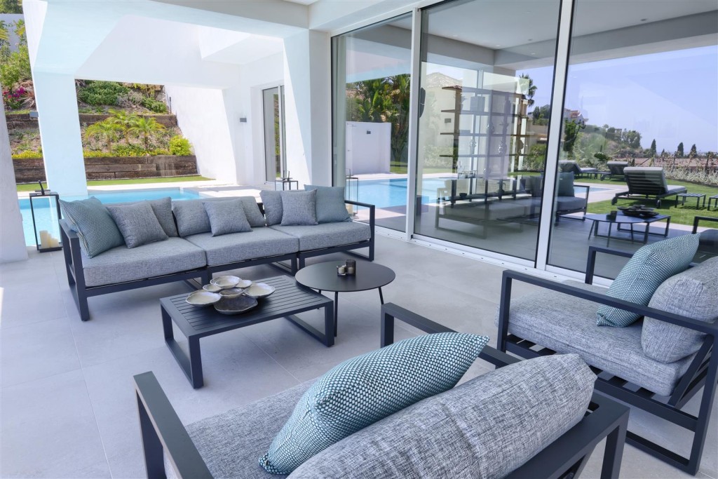 New Contemporary Villa for sale Benahavis (30) (Large)