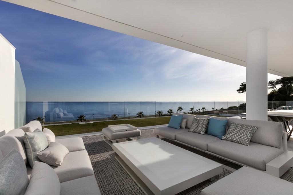 Frontline Beach Luxury Apartment Estepona (23)