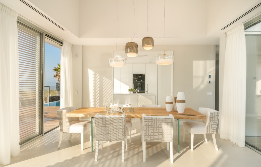 Frontline Beach Villa for sale Estepona Spain (14) (Grande)