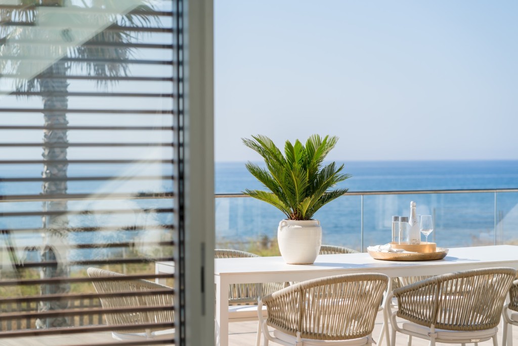 Frontline Beach Villa for sale Estepona Spain (19) (Grande)