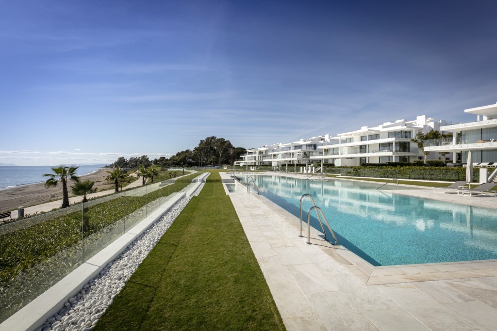 Beachfront Contemporary Apartment Estepona (6)