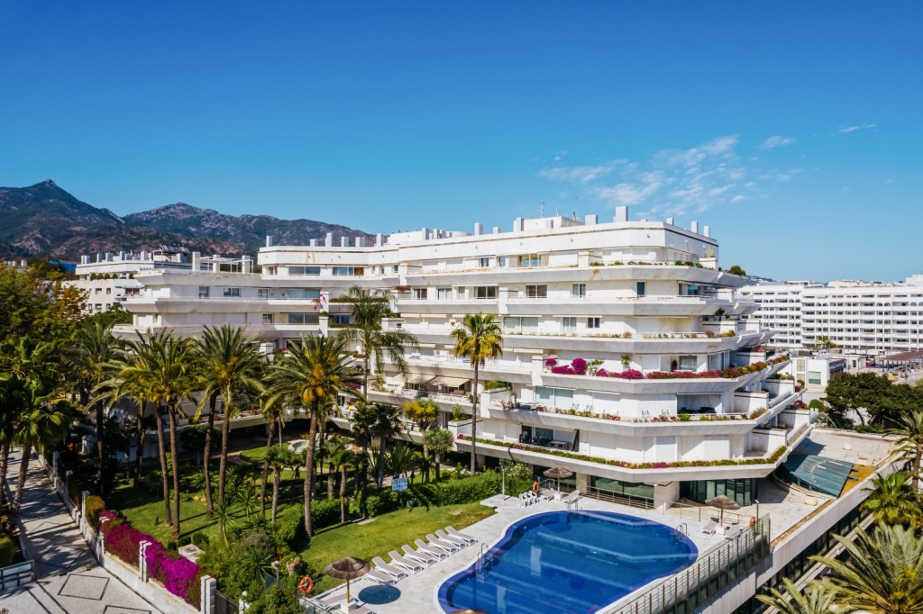 Marbella Luxury Beachfront Apartment (1)