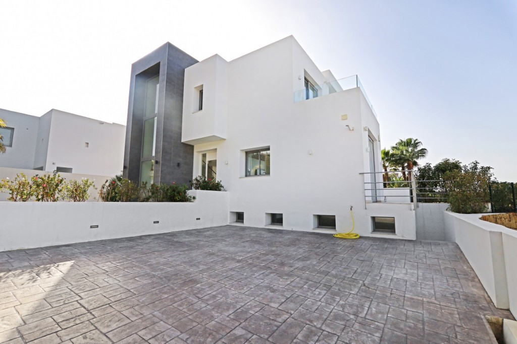 Luxury Modern Villa Benahavis (4)