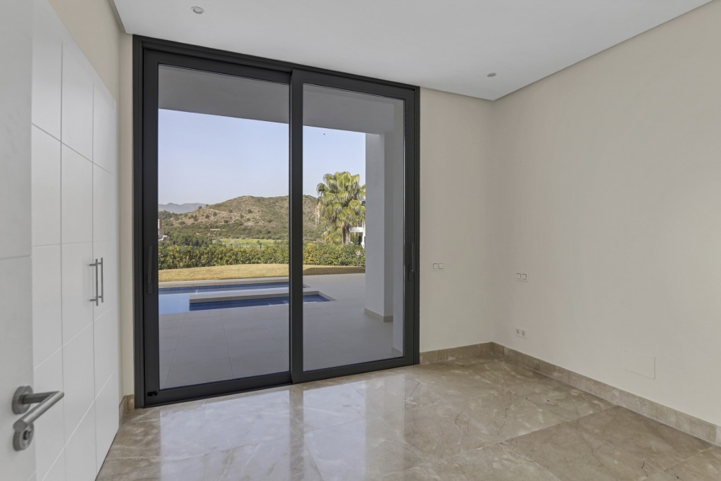 Luxury Modern Villa Benahavis (16)
