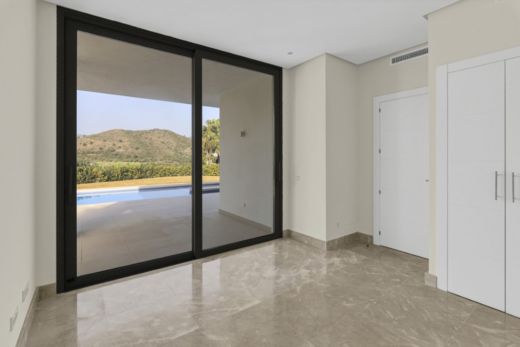 Luxury Modern Villa Benahavis (18)