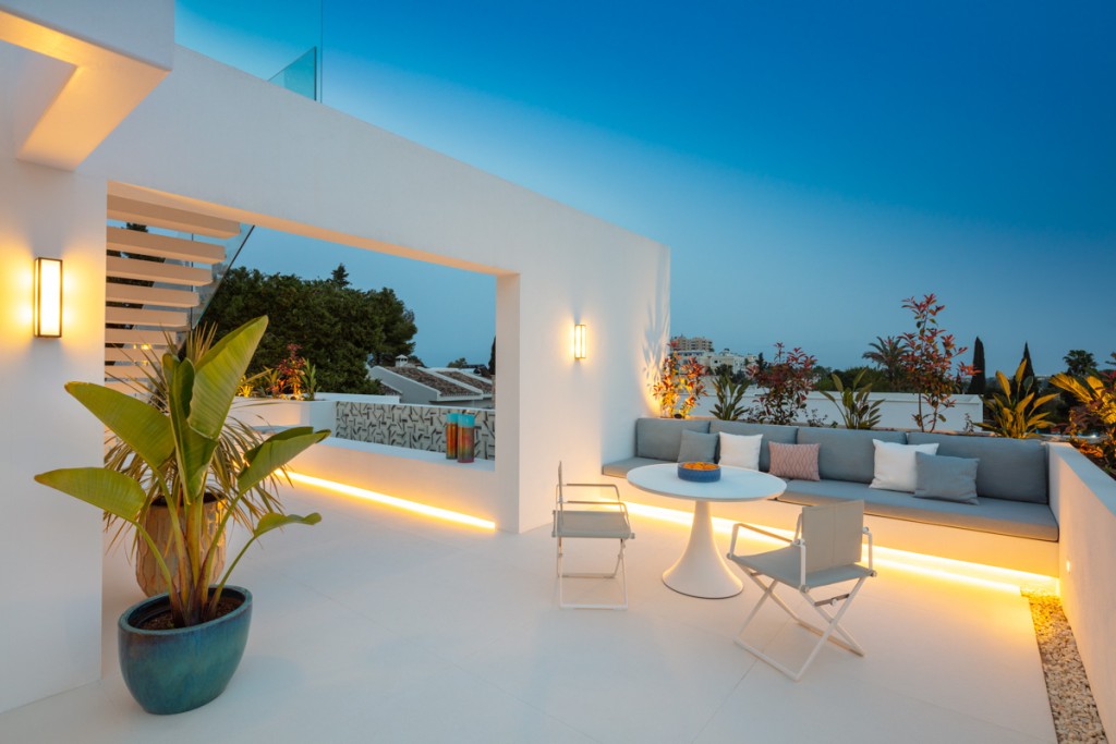 Contemporary Villa for sale Nueva Andalucia (27)