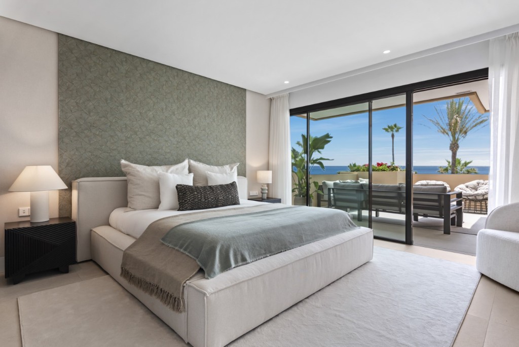 Beachfront Luxury Apartment Estepona (15) (Grande)