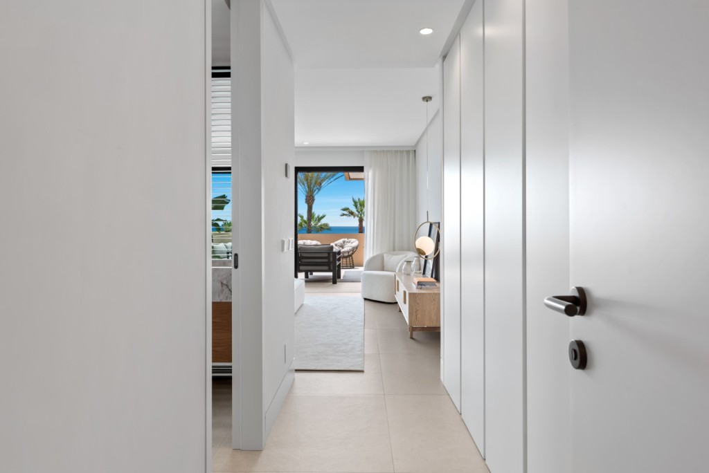 Beachfront Luxury Apartment Estepona (17) (Grande)