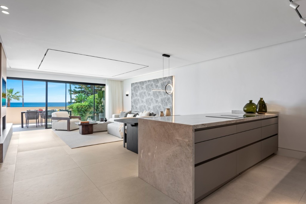 Beachfront Luxury Apartment Estepona (26) (Grande)