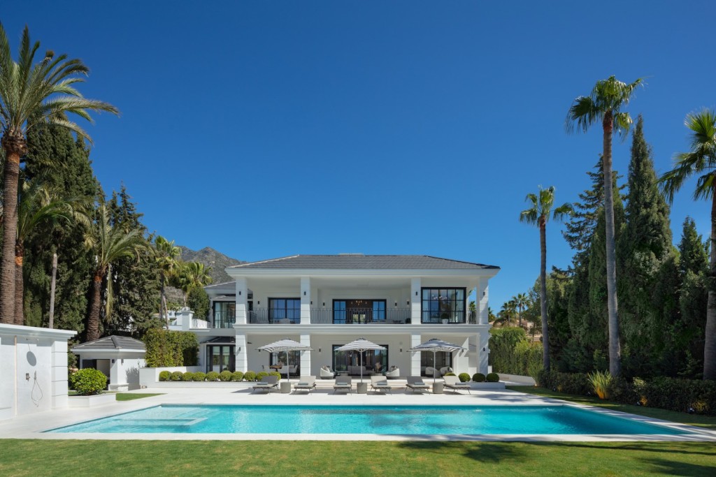 Beautiful Home Marbellas Beverly Hills (2)