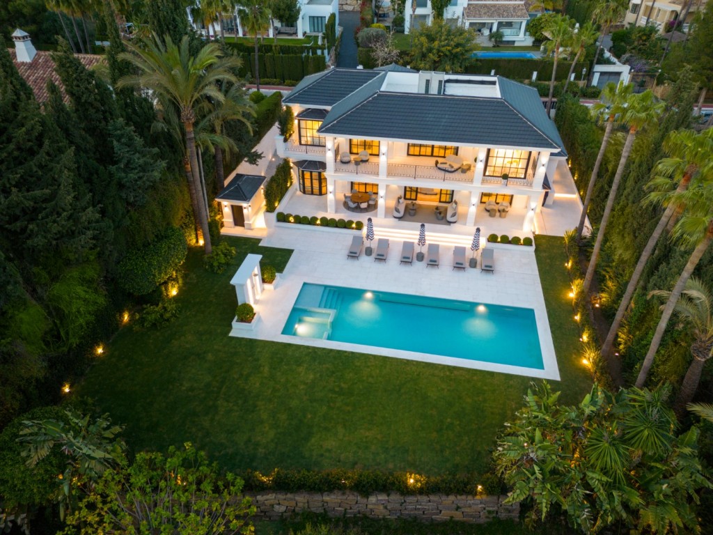 Beautiful Home Marbellas Beverly Hills (25)