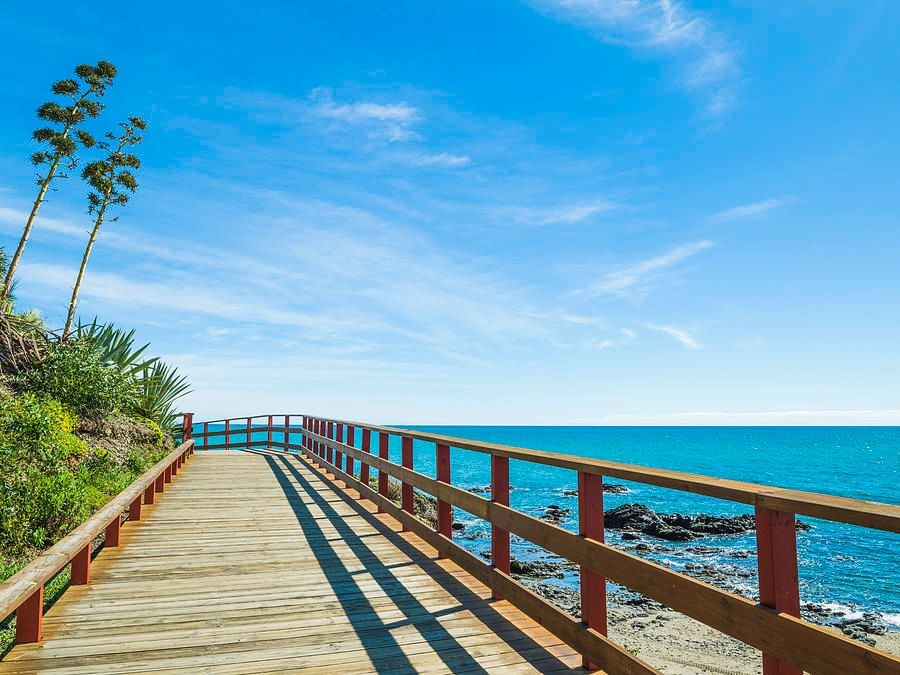 2-wooden-walkway-in-calahonda-beach-mijas-malaga-spain-cavan-images