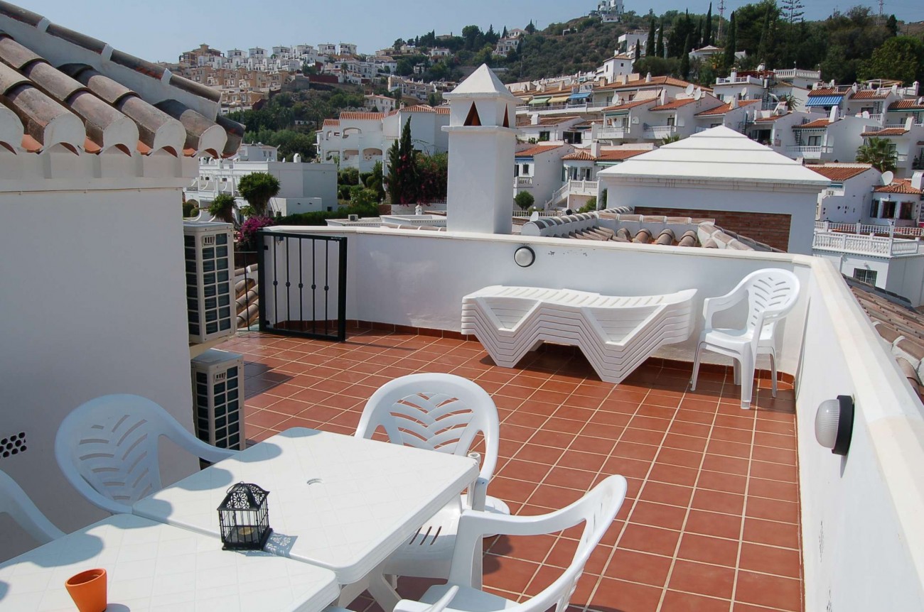 roof terrace and BBQ area