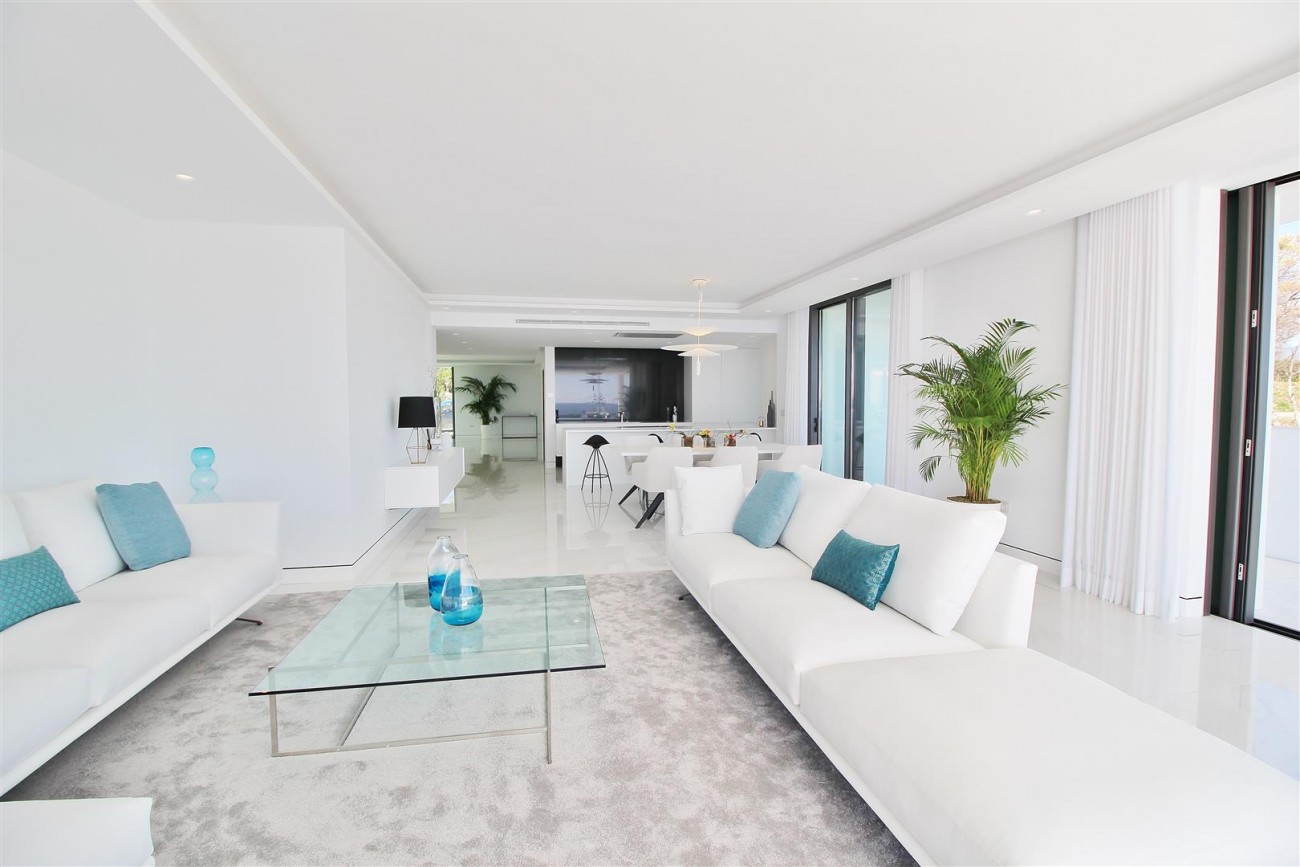 Beachfront luxury Apartments for sale Marbella Spain (13) (Large)