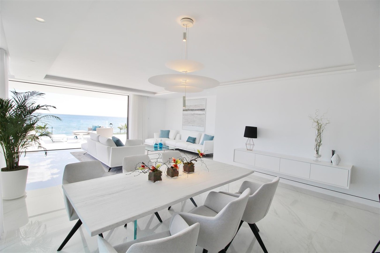 Beachfront luxury Apartments for sale Marbella Spain (16) (Large)