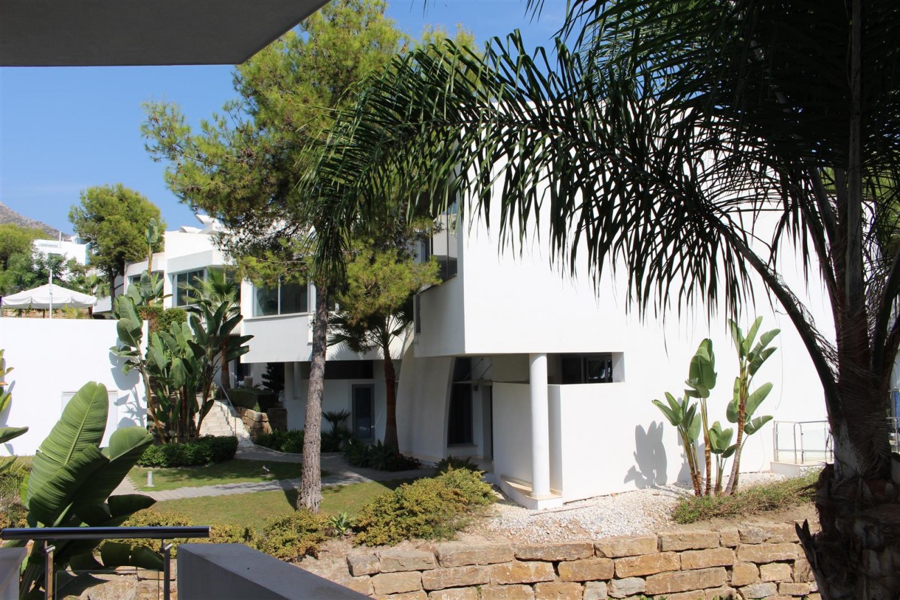 Luxury Contemporary Townhouse for sale Marbella Golden Mile (6) (Large)