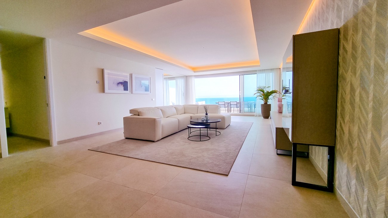 Exclusive Beachfront Penthouse in Estepona (10)
