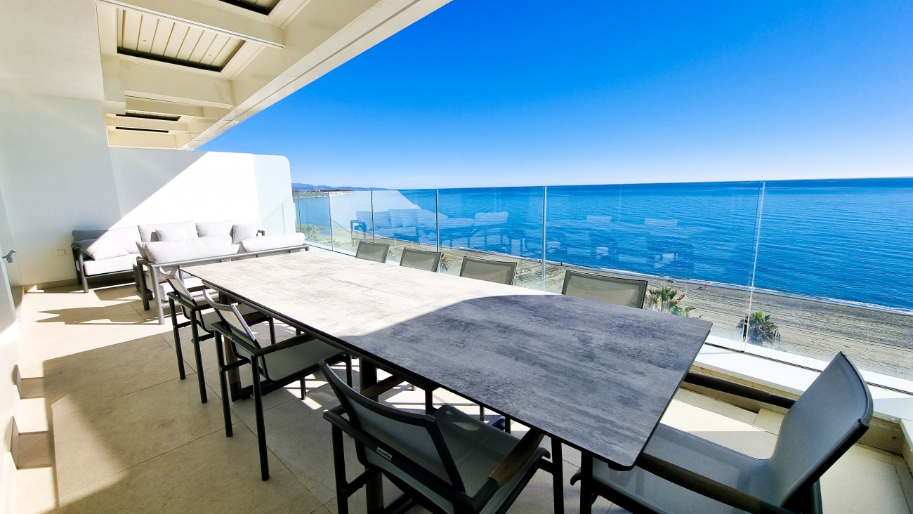Exclusive Beachfront Penthouse in Estepona (44)