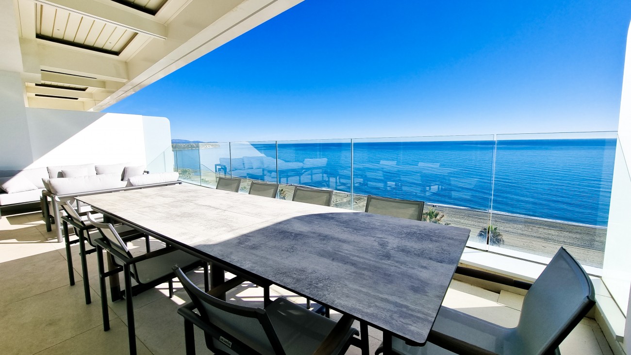 Exclusive Beachfront Penthouse in Estepona (48)